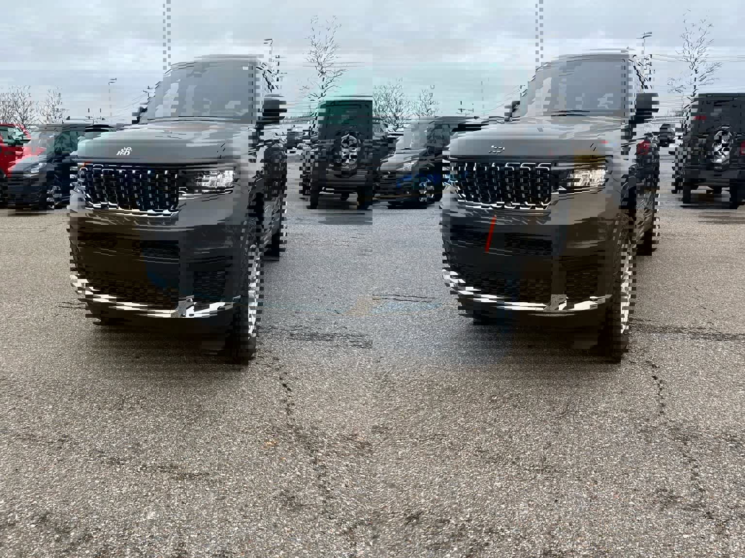 Certified 2024 Jeep Grand Cherokee L Laredo image 6