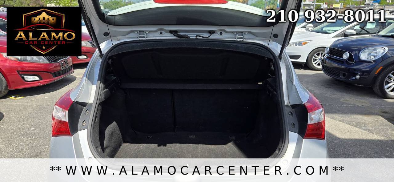Used 2016 Hyundai Elantra GT FWD image 25