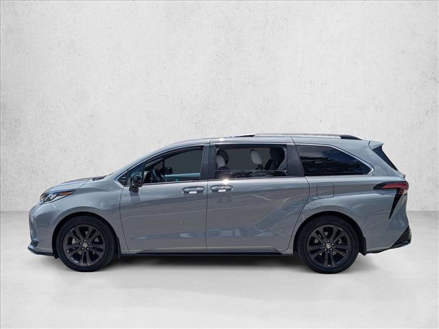 Used 2024 Toyota Sienna XSE FWD image 8
