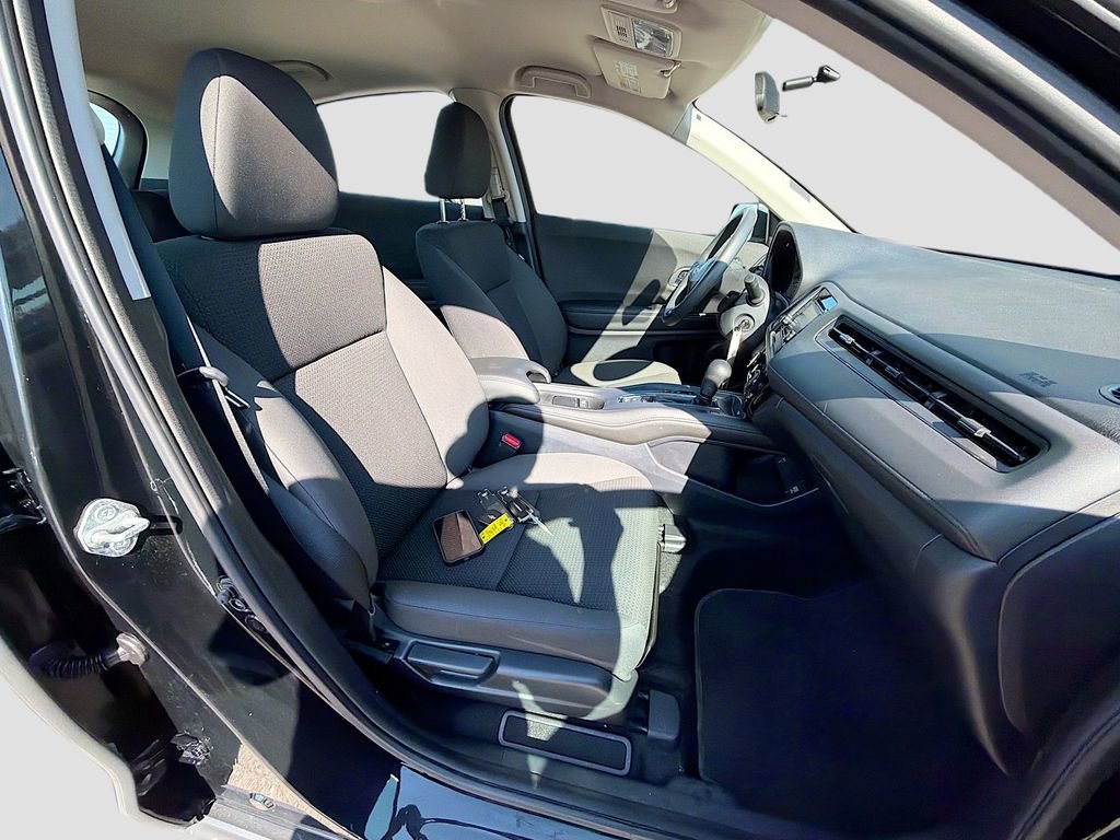Used 2021 Honda HR-V LX image 14