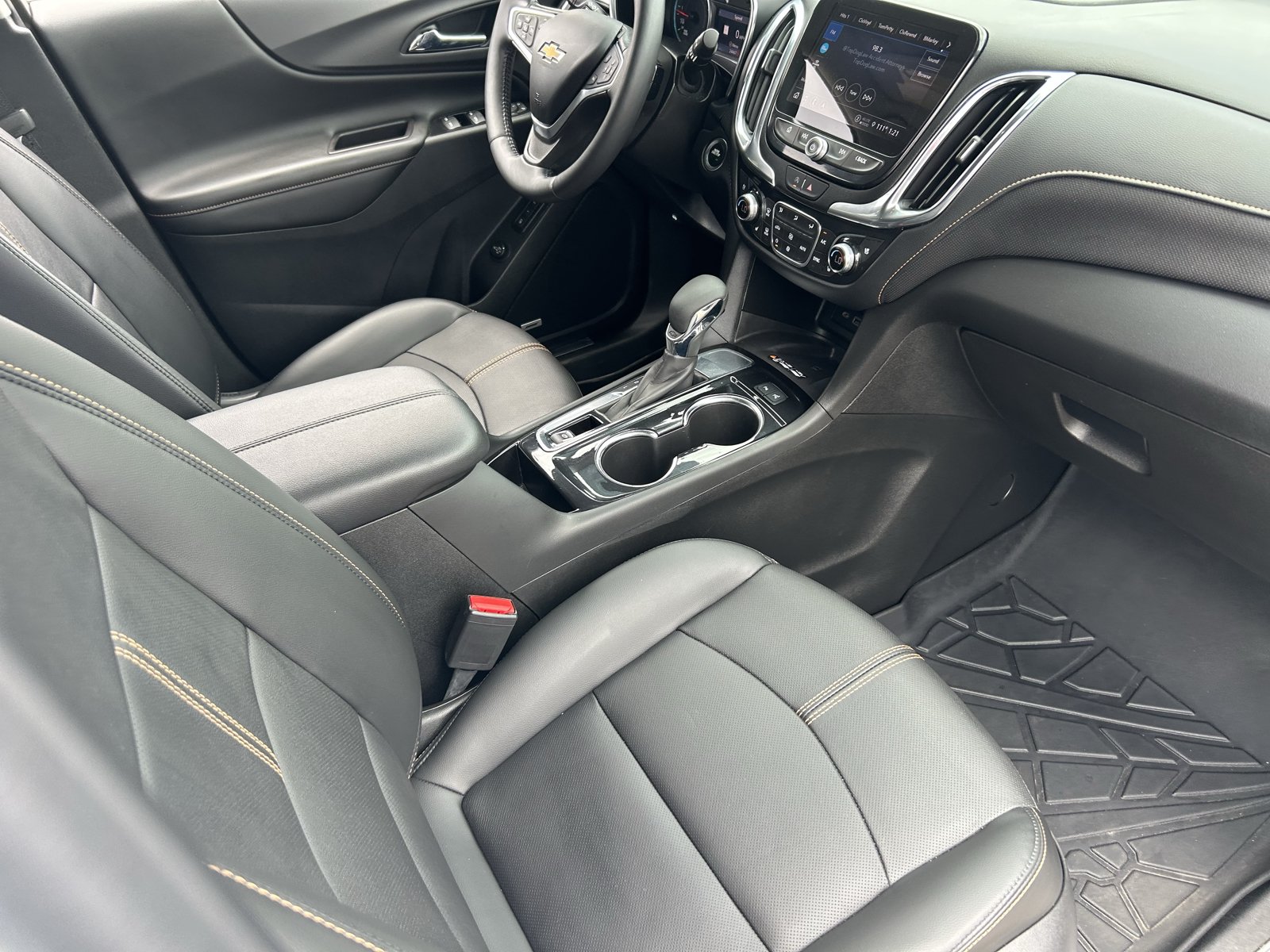 Used 2022 Chevrolet Equinox Premier FWD image 14