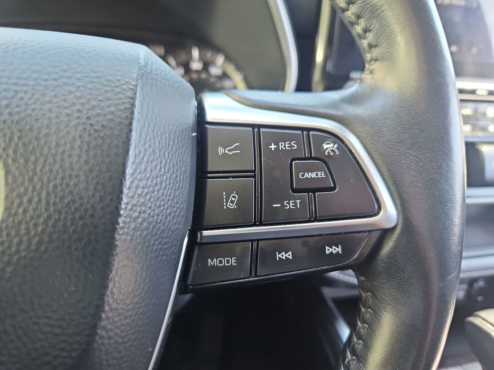 Used 2020 Toyota Highlander Platinum AWD/4WD image 24