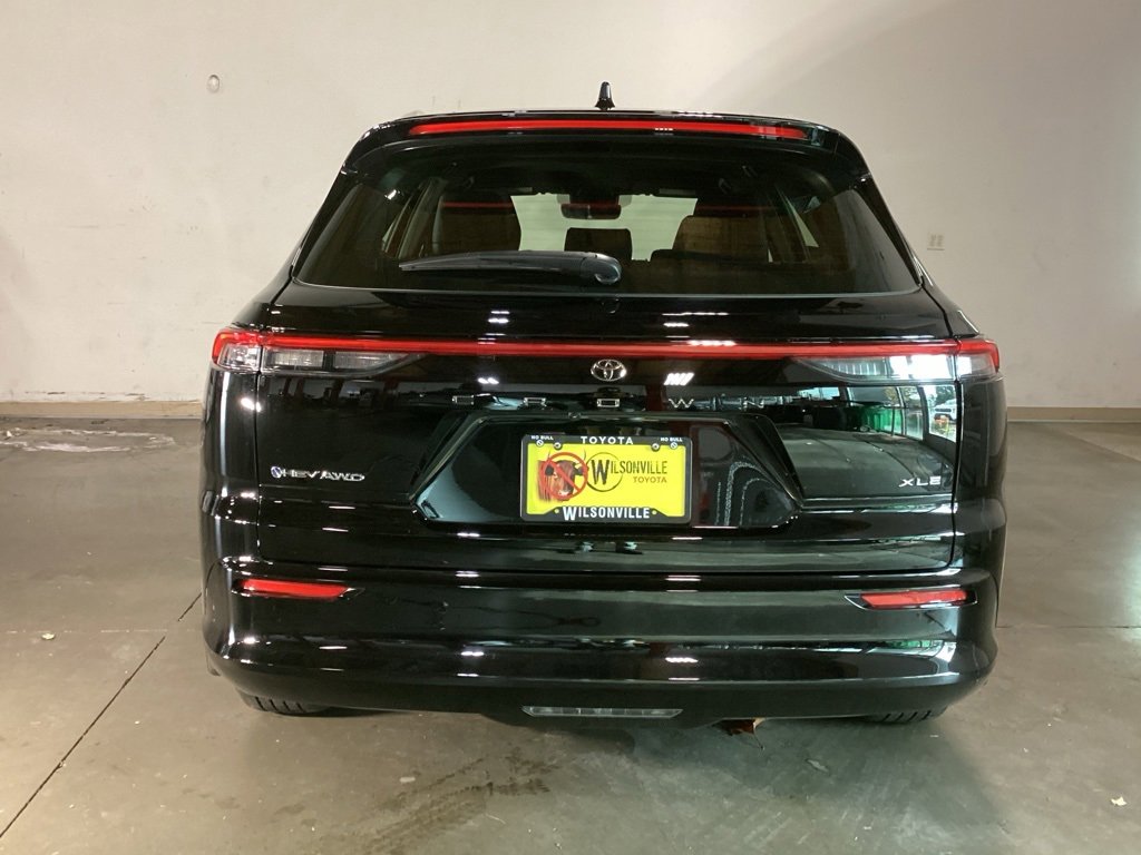 Used 2025 Toyota Crown Signia image 16