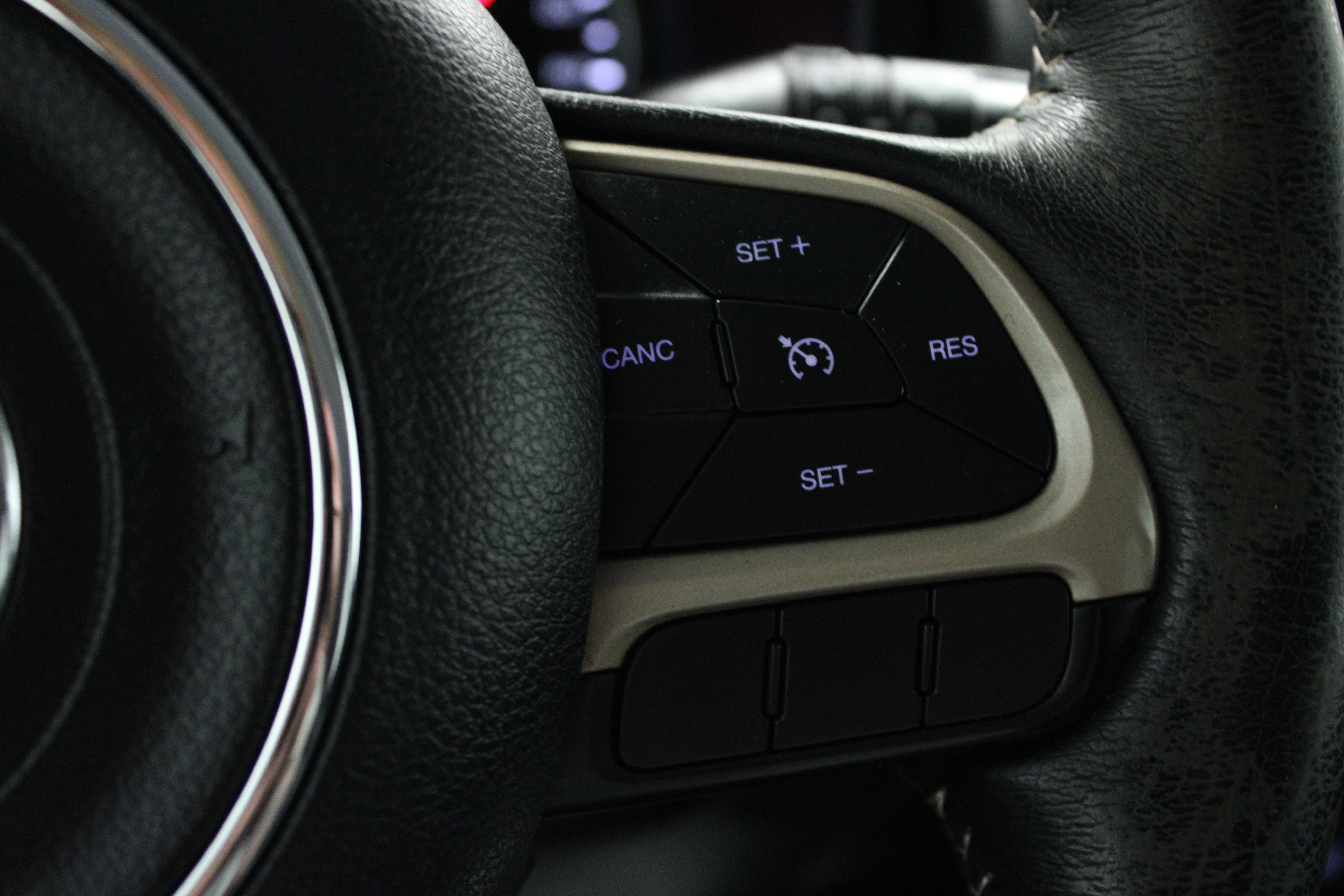 Used 2015 Jeep Renegade Limited w/ Safety & Security Group I image 21