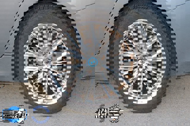 Used 2024 BMW 330e xDrive image 19