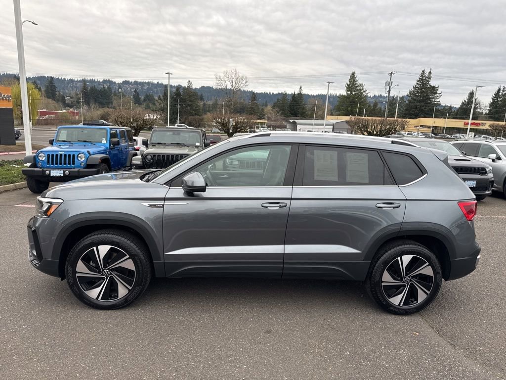 Used 2024 Volkswagen Taos SE image 4