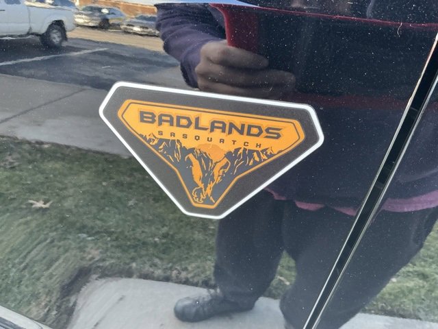 Used 2022 Ford Bronco Badlands image 8