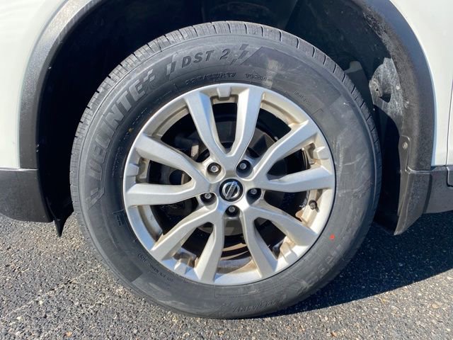 Used 2020 Nissan Rogue SV image 19