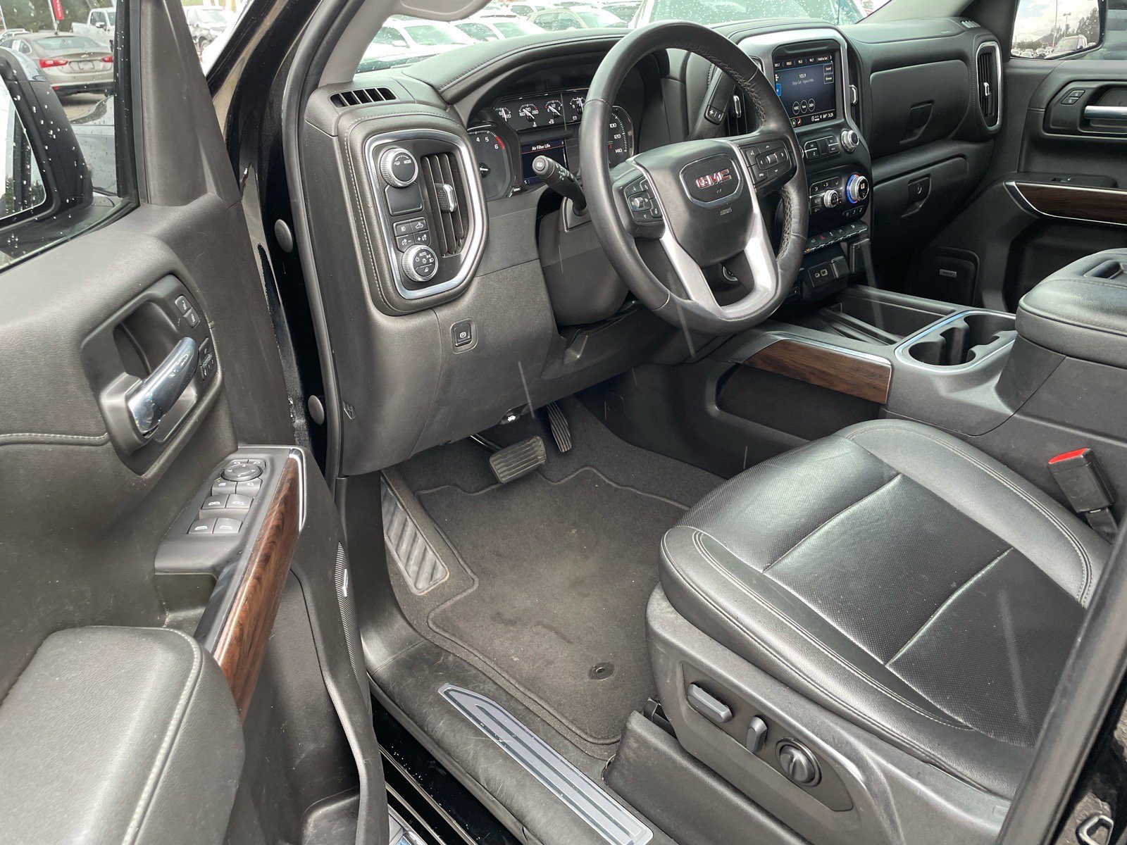 Used 2022 GMC Sierra 1500 SLT w/ SLT Premium Plus Package RWD image 4