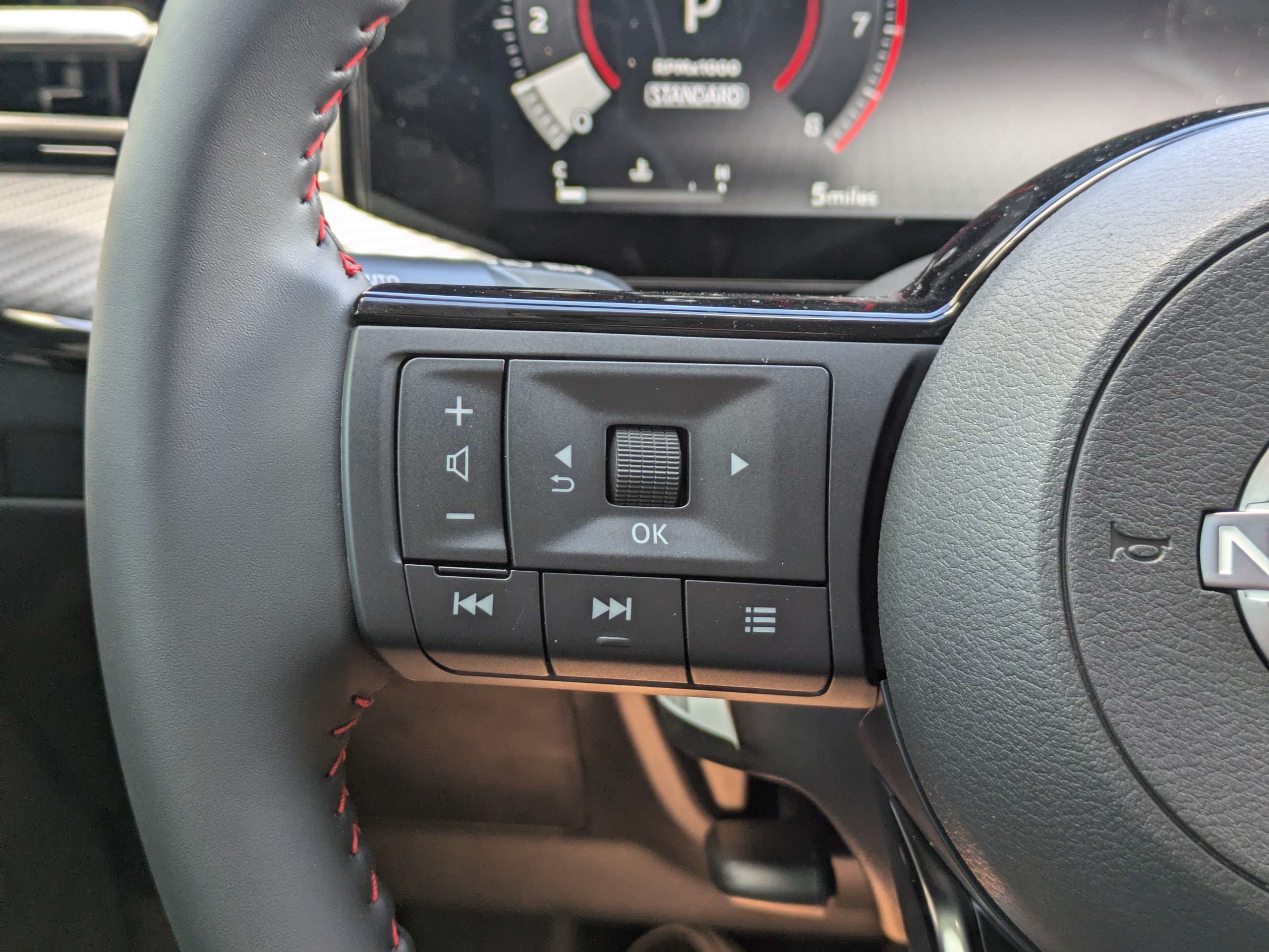 New 2027 Nissan Kicks SR FWD image 26