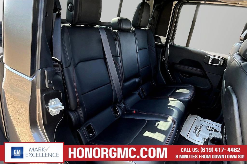 Used 2024 Jeep Gladiator Rubicon w/ Technology Group AWD/4WD image 25