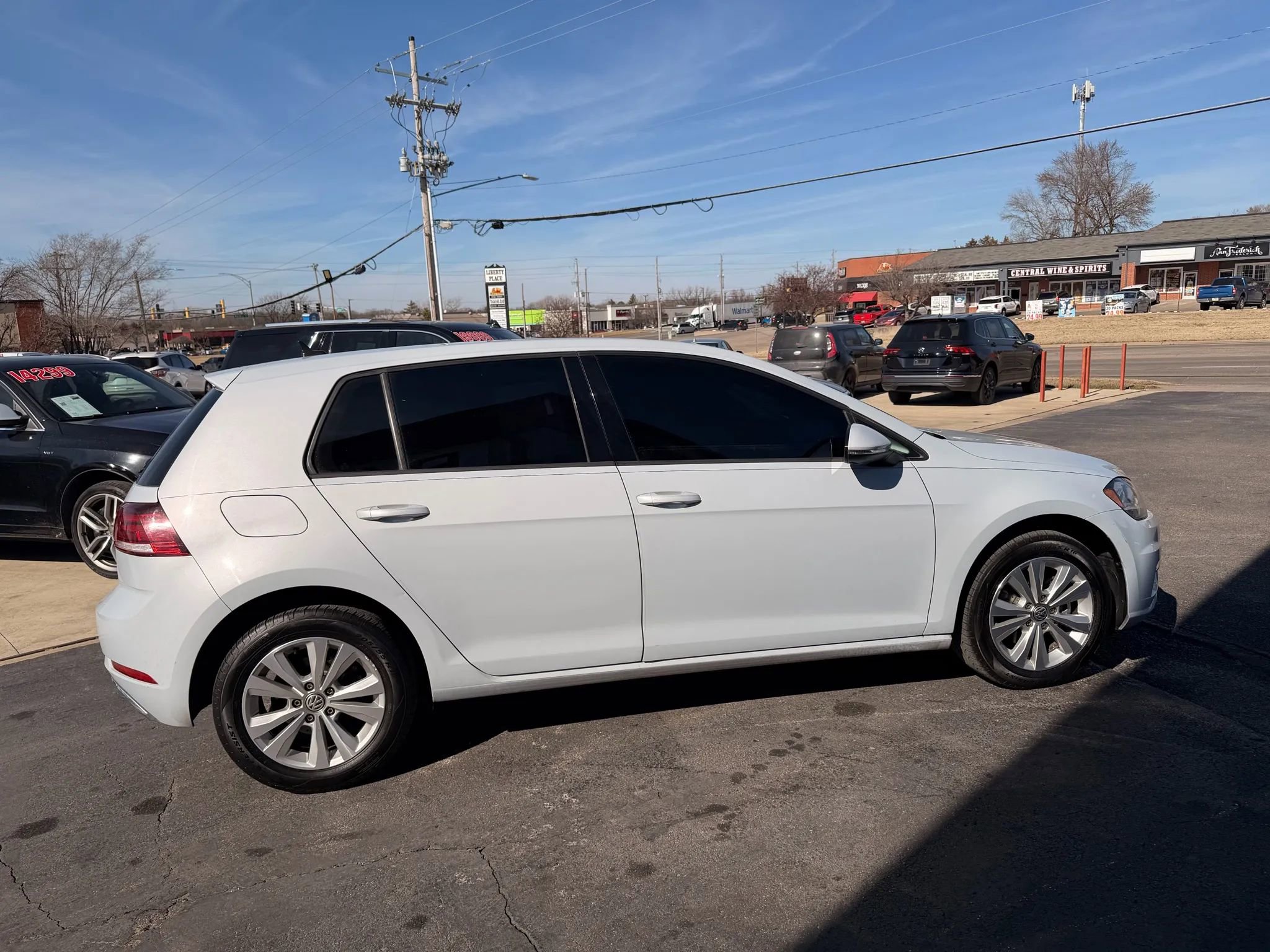 Used 2021 Volkswagen Golf 4-Door FWD image 6