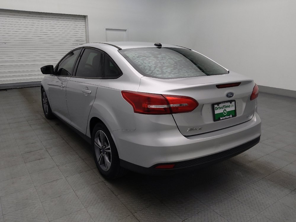 Used 2018 Ford Focus SE w/ SE Appearance Package FWD image 5