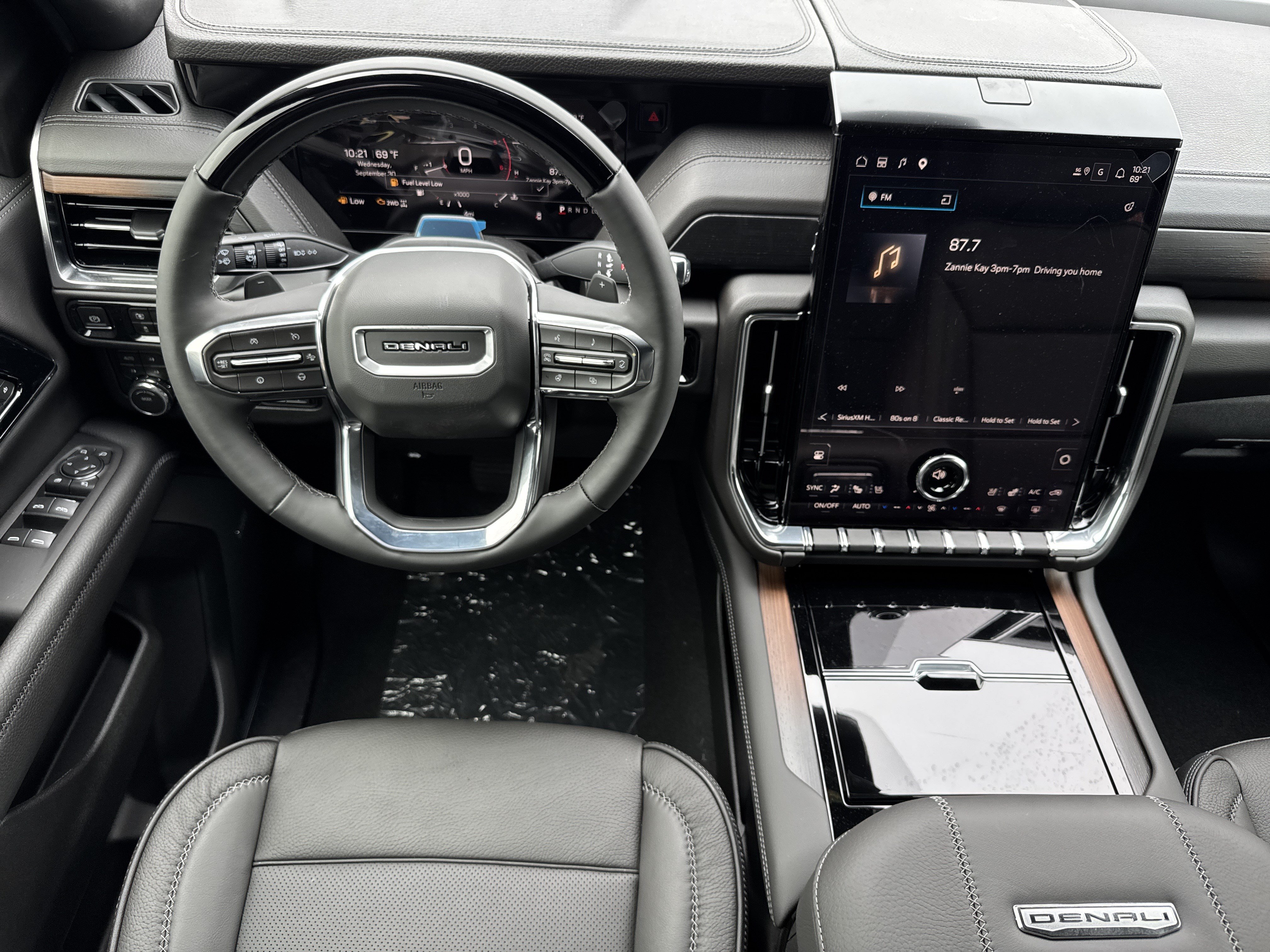 New 2026 GMC Yukon XL Denali w/ Denali Reserve Package AWD/4WD image 18