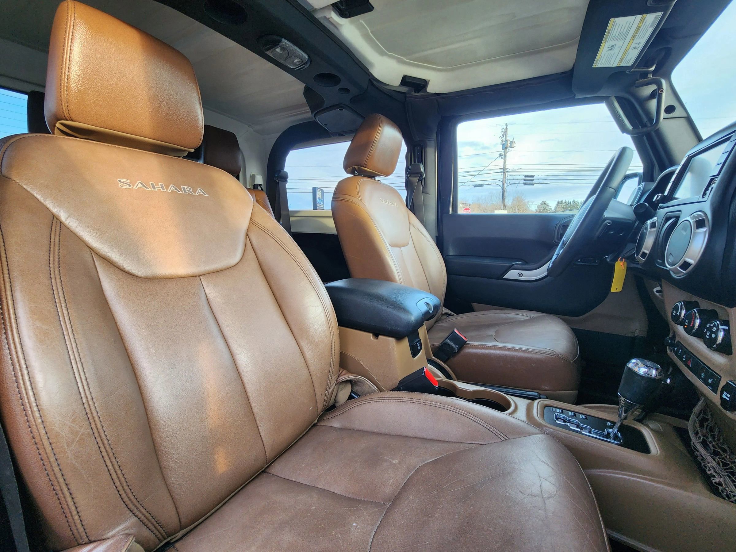 Used 2017 Jeep Wrangler Sahara image 30