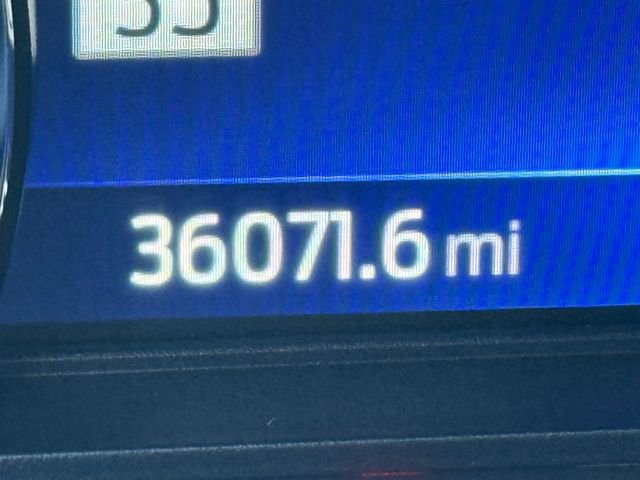 Used 2022 Ford Explorer XLT w/ Equipment Group 202A image 17