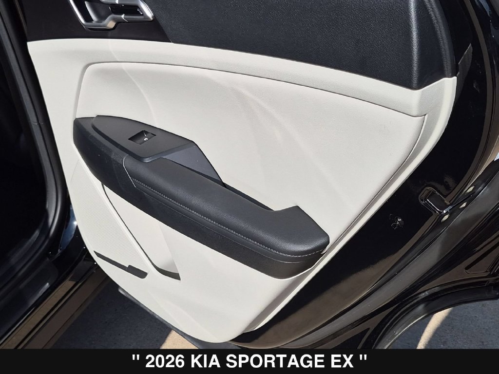 Used 2026 Kia Sportage EX w/ EX Panorama Roof Package FWD image 29