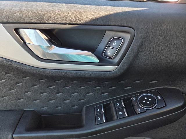 Used 2020 Ford Escape SE image 26