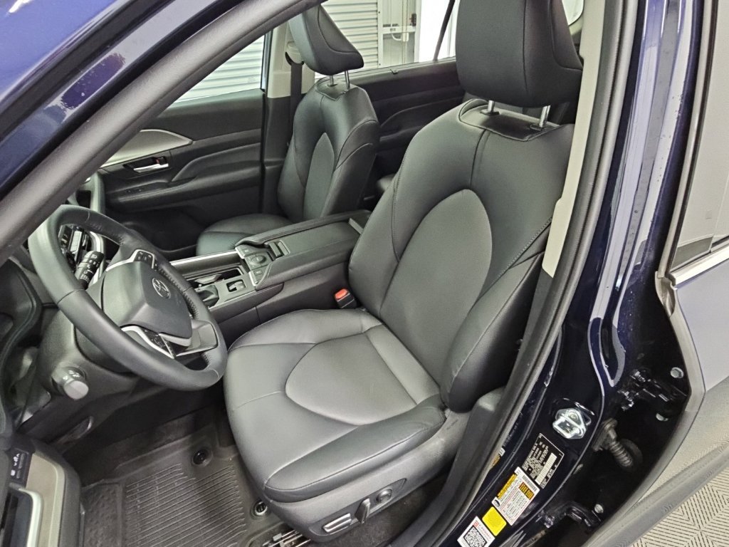 Used 2026 Toyota Grand Highlander XLE FWD image 28