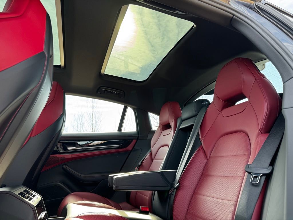 Used 2024 Porsche Panamera image 58