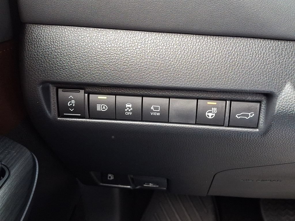 Used 2024 Toyota Venza Limited AWD/4WD image 24