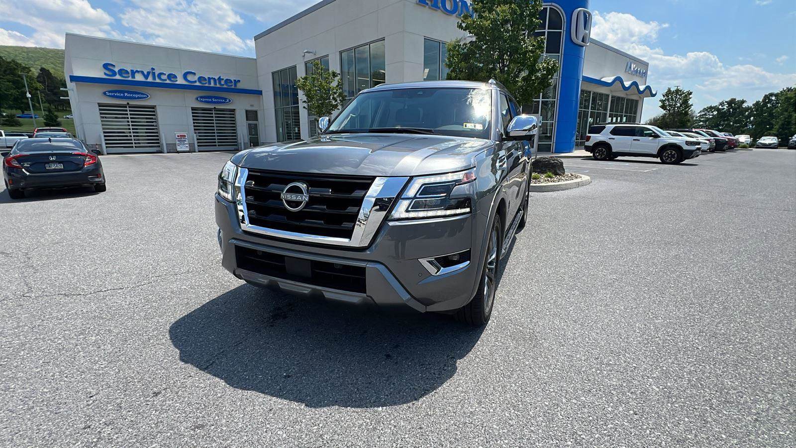 Used 2022 Nissan Armada Platinum w/ Captain's Chairs Package AWD/4WD image 8