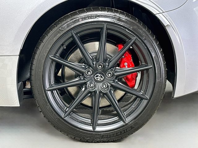 Used 2025 Toyota GR86 Premium w/ Performance Package RWD image 23