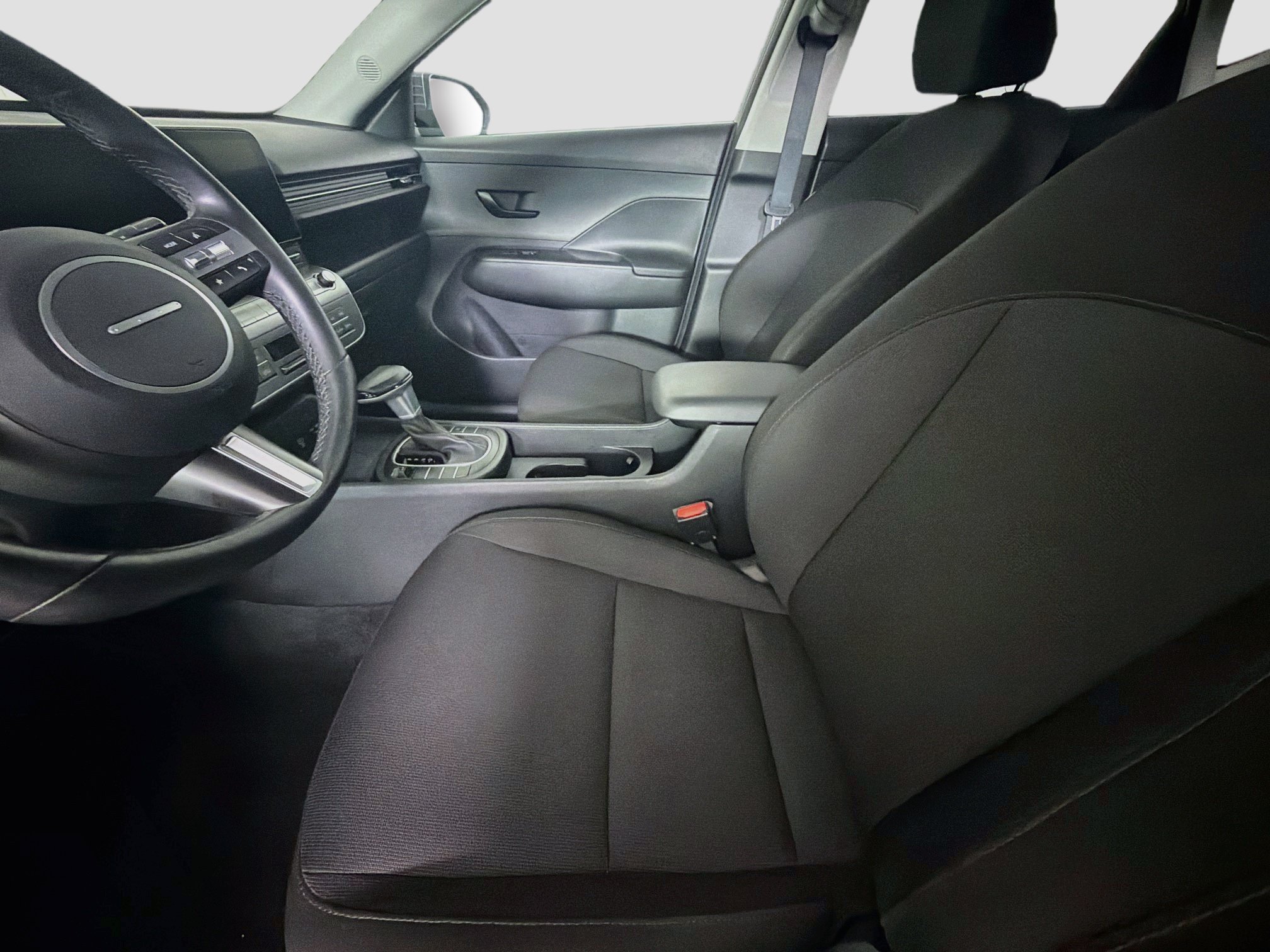 Used 2025 Hyundai Kona SEL FWD image 13