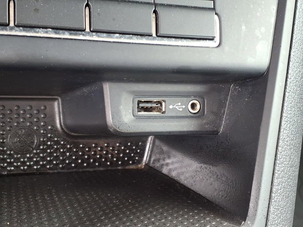 Used 2017 Volkswagen Tiguan S image 12