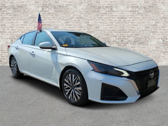 Used 2023 Nissan Altima 2.5 SV image 1