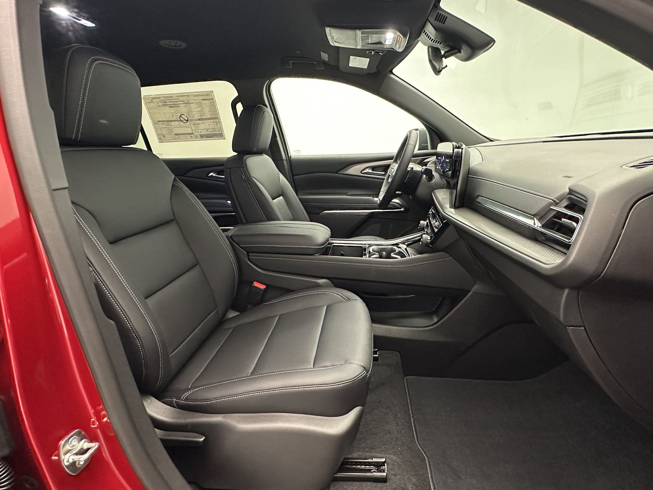 New 2027 Chevrolet Traverse LT w/ LPO, Floor Liner Package AWD/4WD image 26