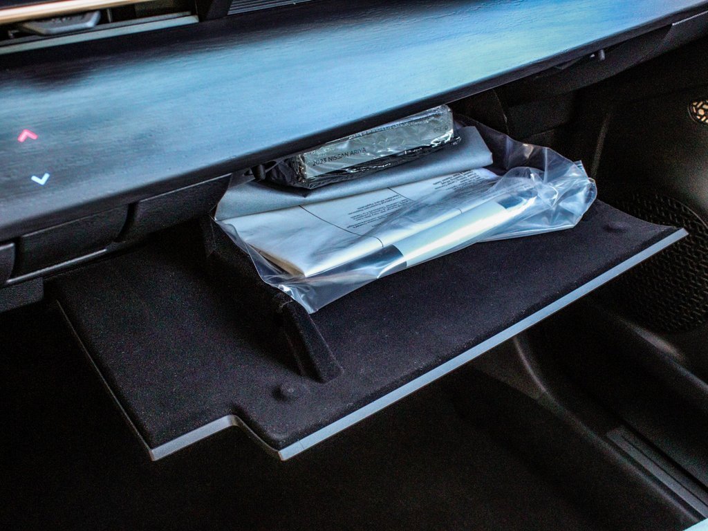 Used 2023 Nissan Ariya AWD image 18