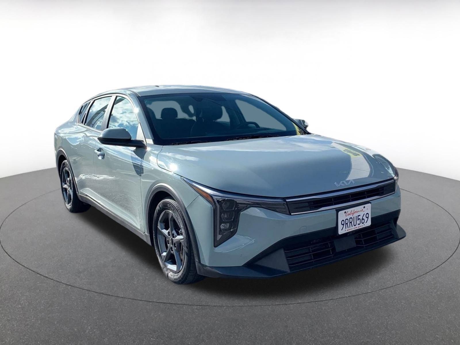 Used 2025 Kia K4 LXS image 1