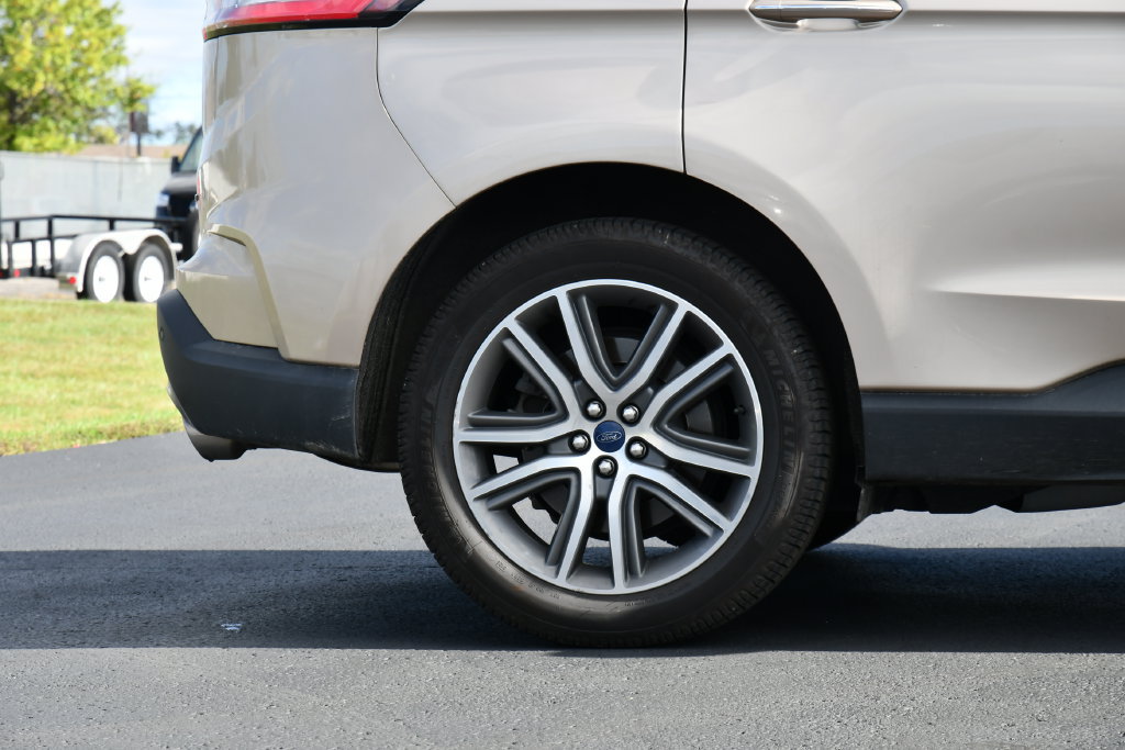Used 2021 Ford Edge Titanium AWD/4WD image 10