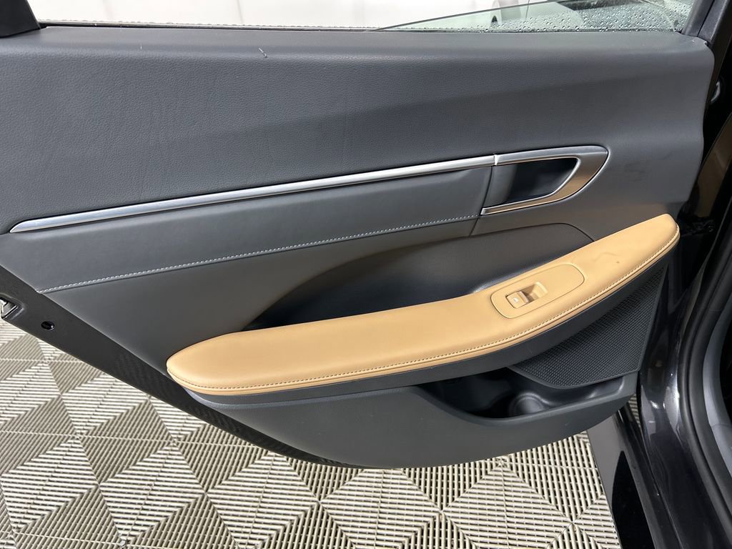 Certified 2021 Hyundai Sonata Limited w/ Cargo Package FWD image 16