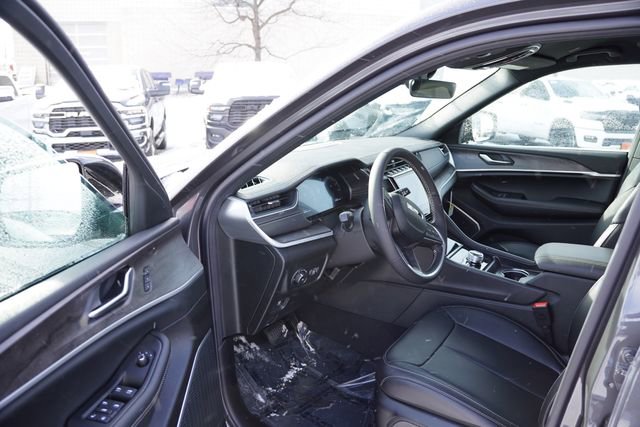 New 2025 Jeep Grand Cherokee L Limited w/ Black Appearance Package image 10