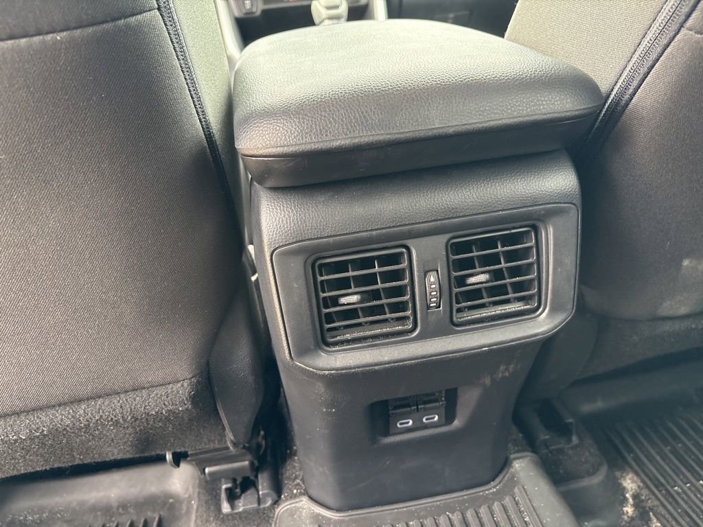 Used 2025 Toyota RAV4 XLE AWD/4WD image 20