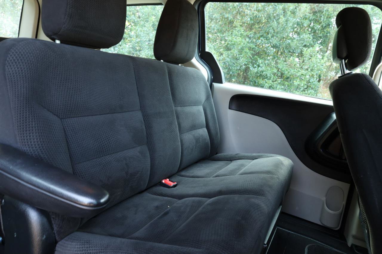 Used 2016 Dodge Grand Caravan American Value Package image 21