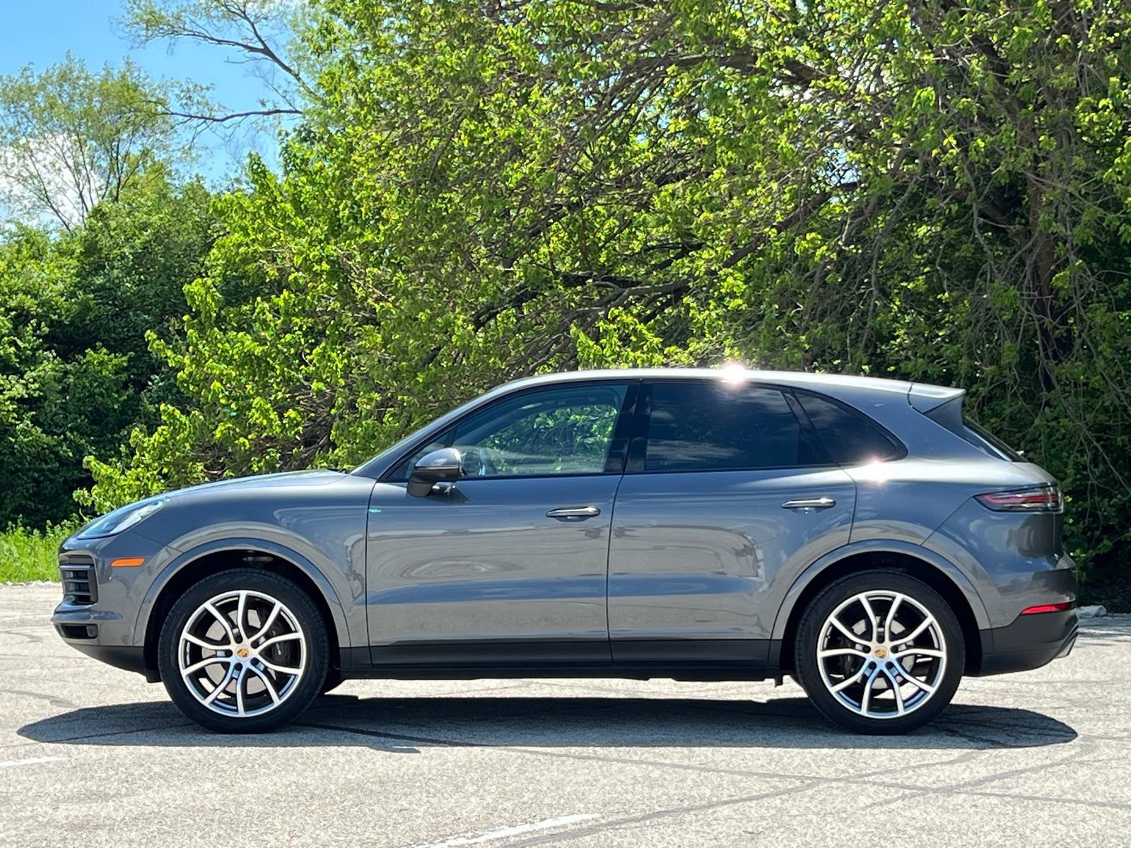 Certified 2021 Porsche Cayenne AWD/4WD image 2