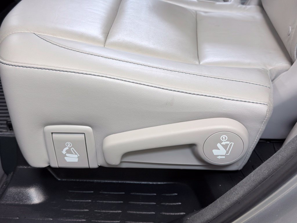 Used 2015 Toyota Highlander XLE AWD/4WD image 19