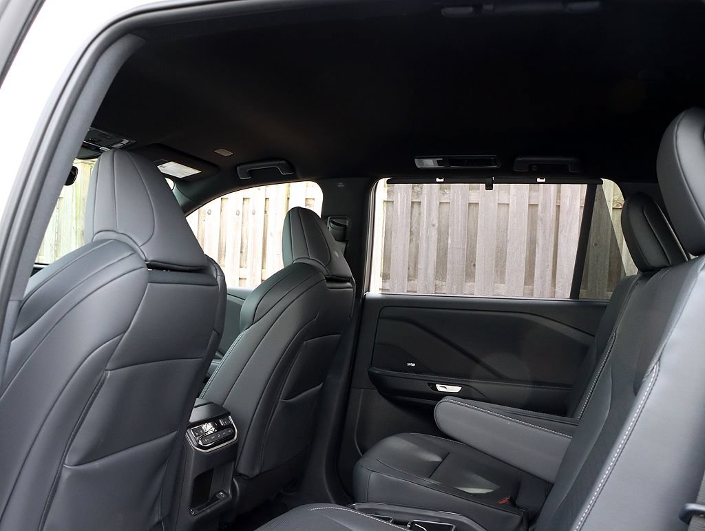 New 2026 Lexus TX 500h AWD image 16