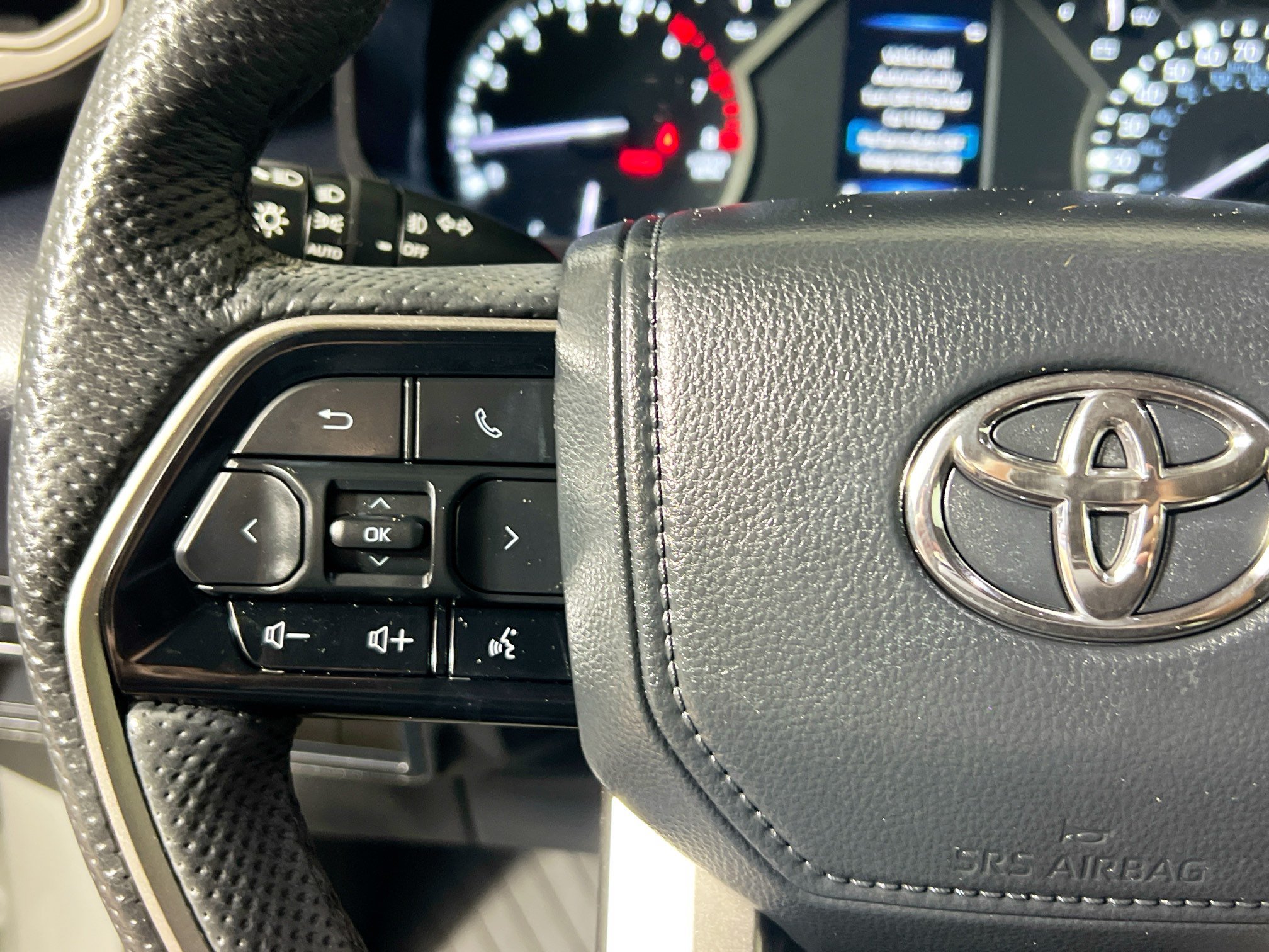 Used 2024 Toyota Tundra SR5 w/ SR5 Premium Package AWD/4WD image 18