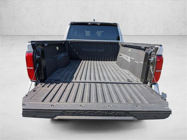 Used 2025 Toyota Tacoma SR5 AWD/4WD image 6