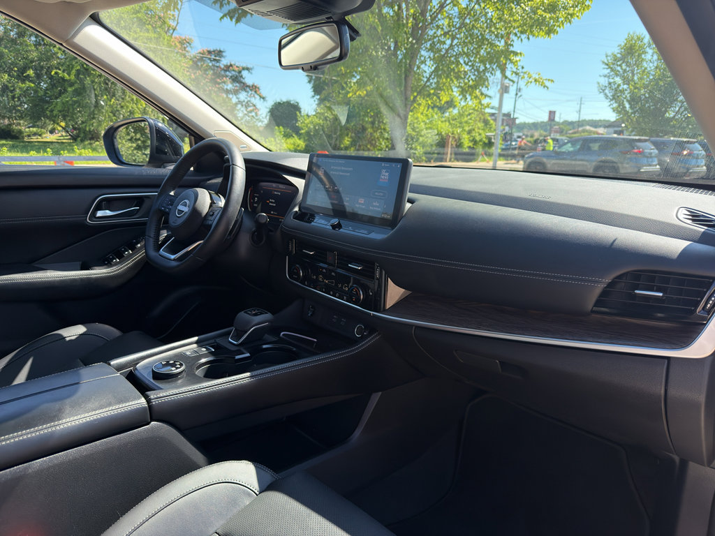 Used 2024 Nissan Rogue Platinum w/ Platinum Premium Package AWD/4WD image 21