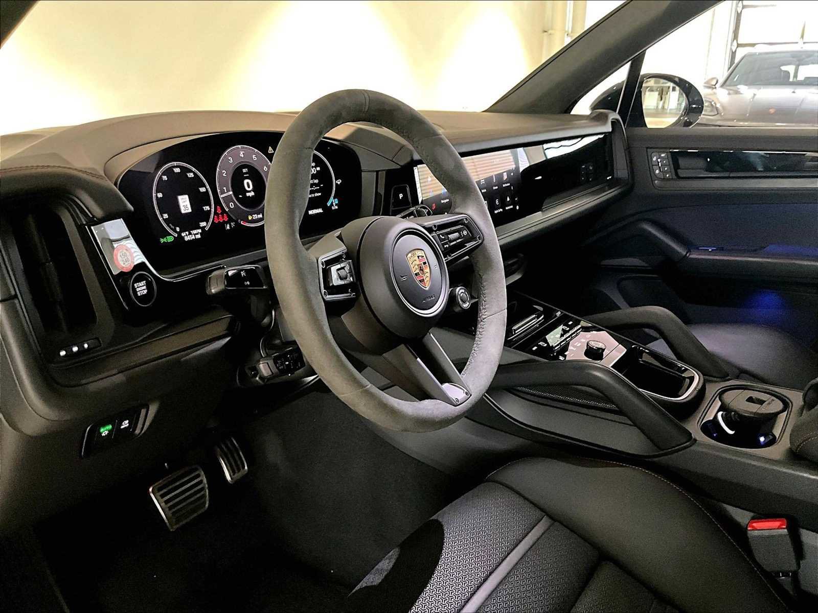 Used 2025 Porsche Cayenne GTS image 7