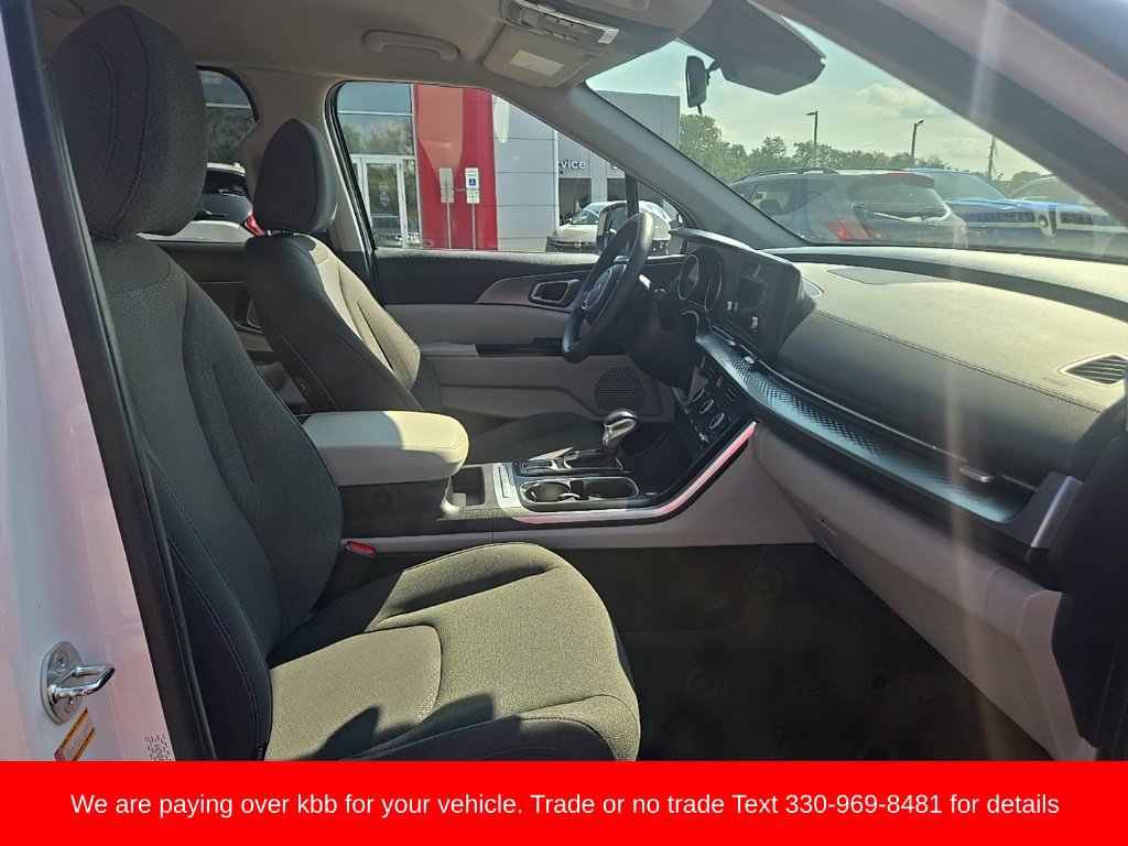 Used 2024 Kia Carnival LX FWD image 22