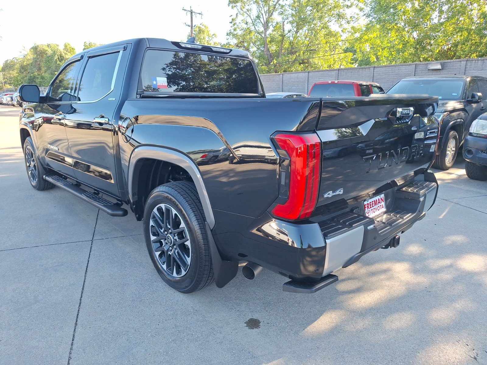 Used 2024 Toyota Tundra Limited w/ Power Package AWD/4WD image 4