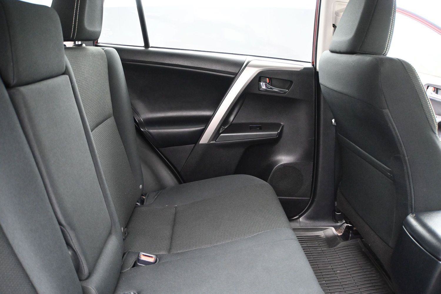 Used 2018 Toyota RAV4 XLE w/ Plus Extra Value Package AWD/4WD image 21