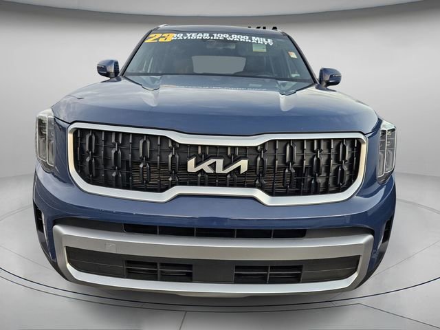 Used 2023 Kia Telluride EX w/ EX Captain's Chair Package image 3
