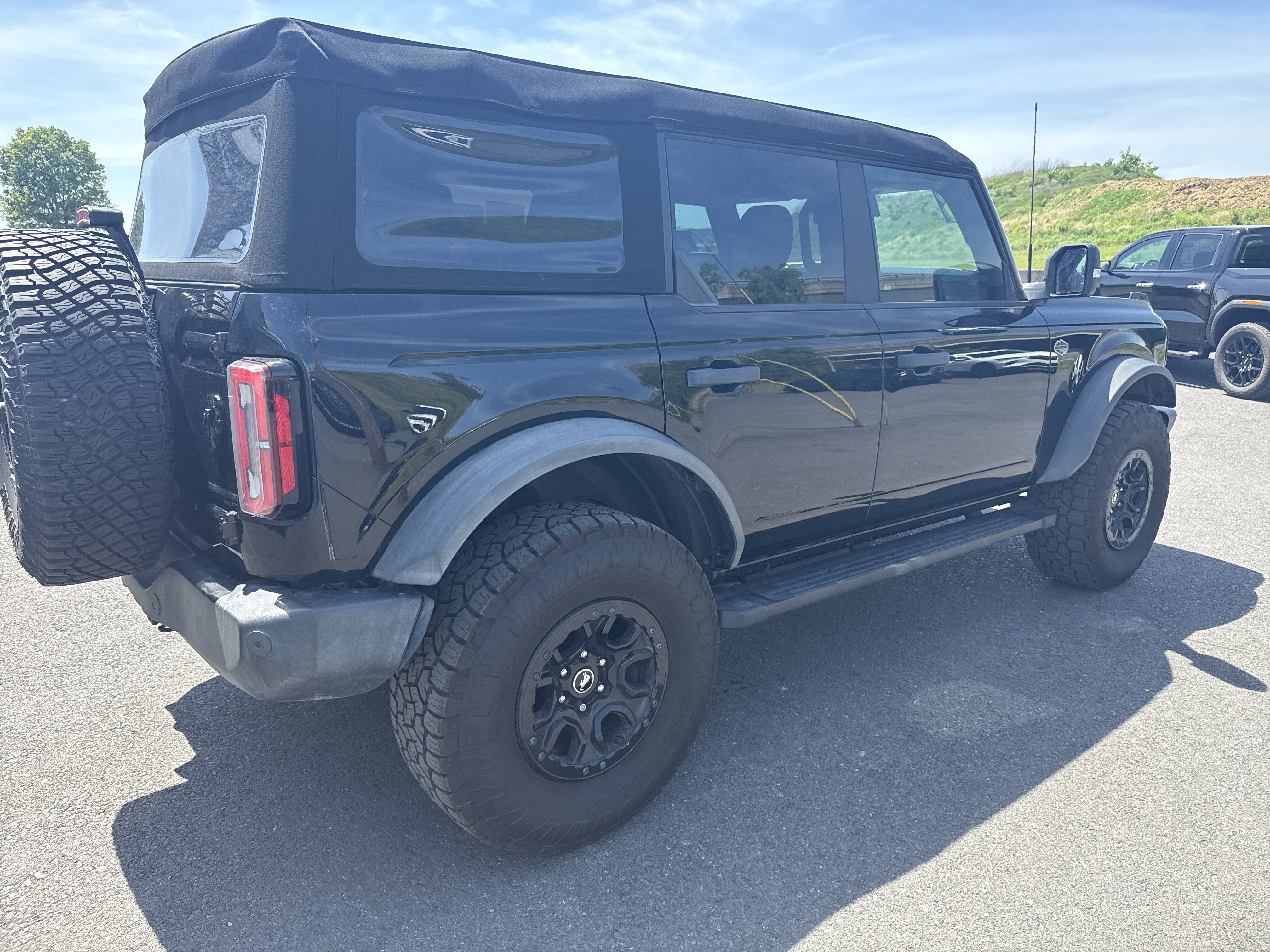 Used 2023 Ford Bronco Wildtrak AWD/4WD video 3